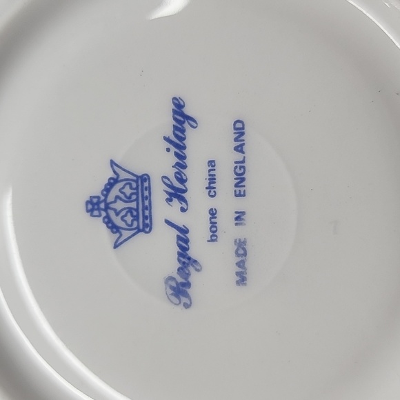 Regal Heritage Bone China Cup and Saucer Yellow Roses Floral Design Gold Trim - Picture 6 of 6